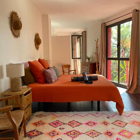 Guest house El Botanico De *